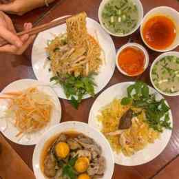 cơm gà thịnh gia đống đa