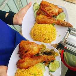 cơm gà xối mỡ như ý đà lạt