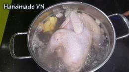 hướng dẫn sử dụng cách luộc gà không bị bong da